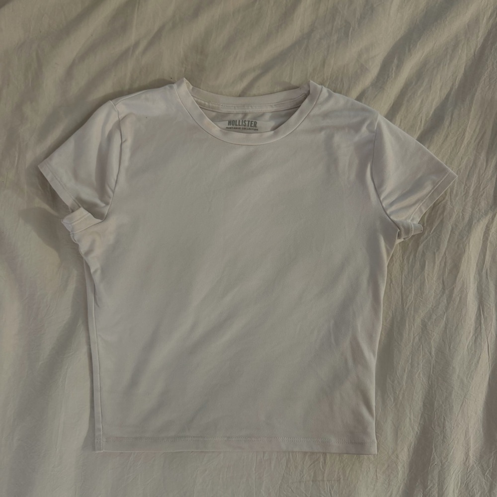 Hollister Soft Stretch Seamless Fabric Crew Baby Tee white